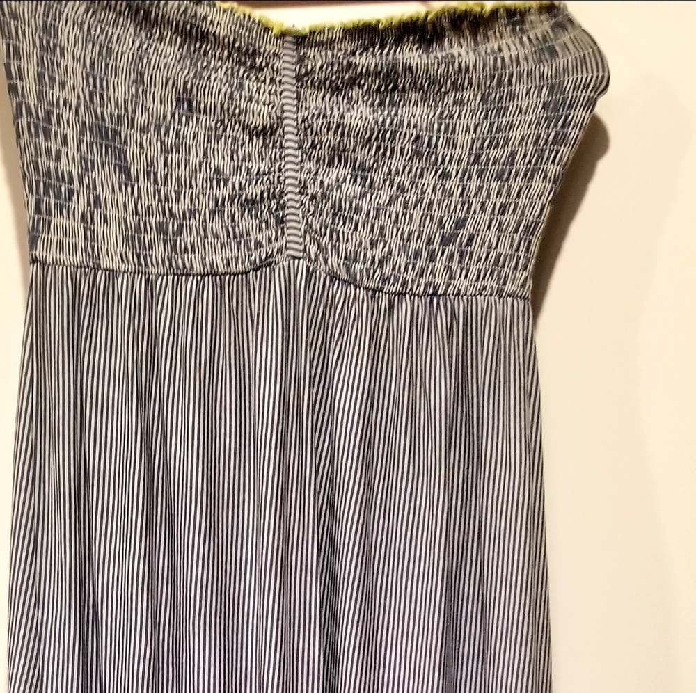 O'Neill size large strapless stripy dress